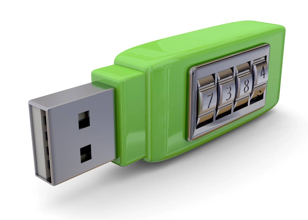 Memoria USB con cifrado: seguridad de datos con contraseña.