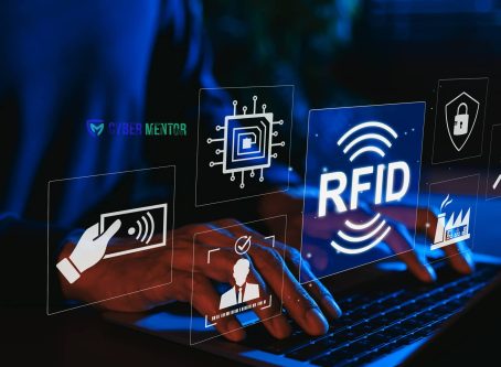 Persona analizando la protección RFID y los riesgos de la tecnología sin contacto en un ordenador.